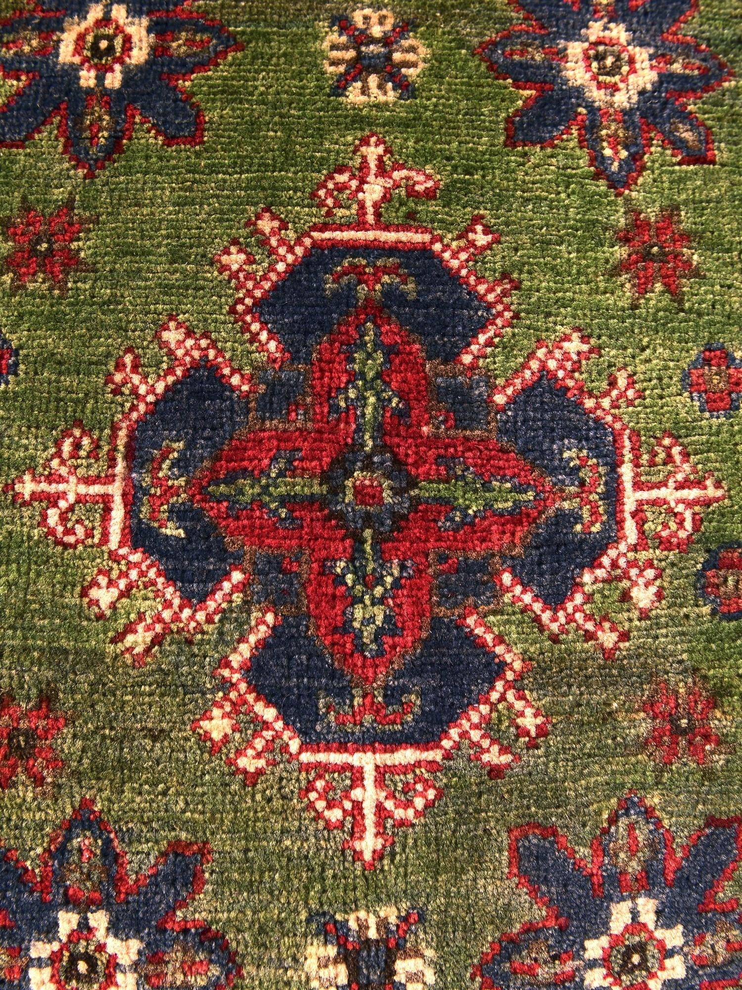 2' x 3' Hand Knotted Kazak Rug