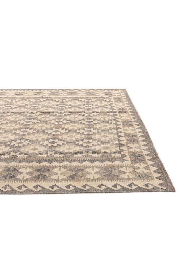 Detail image of 7' x 9' 9 Hand Woven Kilim Maymana Wool Rug