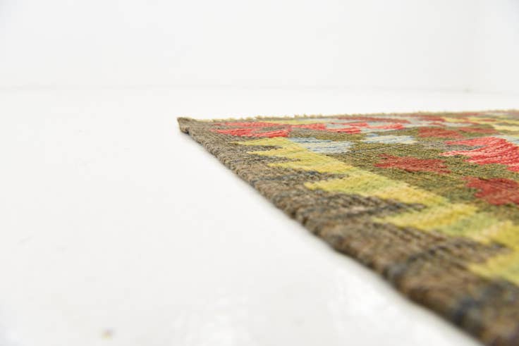 Detail image of 3' 3 x 5' Hand Woven Kilim Maymana Wool Rug
