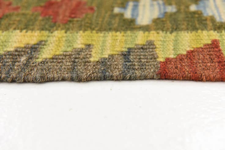 Detail image of 3' 3 x 5' Hand Woven Kilim Maymana Wool Rug