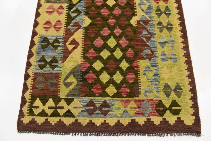 Detail image of 3' 6 x 5' 5 Hand Woven Kilim Maymana Wool Rug