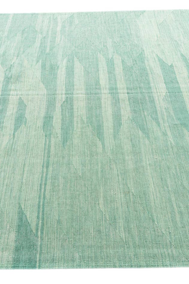 Detail image of 6' 6 x 9' 7 Hand Woven Kilim Modern Wool Rug