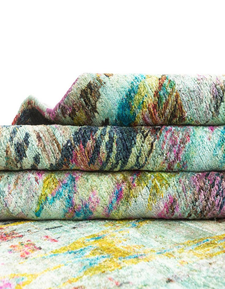 Detail image of 5' 11 x 9' 2  Hand Knotted Kundan Rug