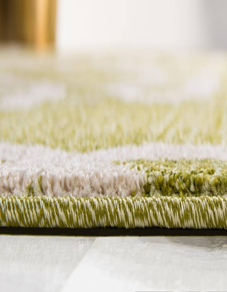 Detail image of 7' x 10' Lattice Rug