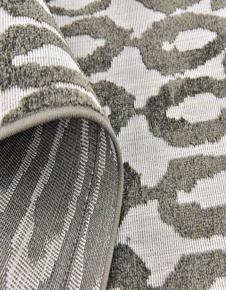 Detail image of 5' x 8' Marseille Rug