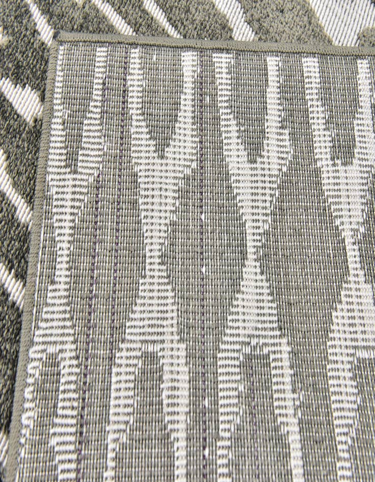 Detail image of 5' x 8' Marseille Rug