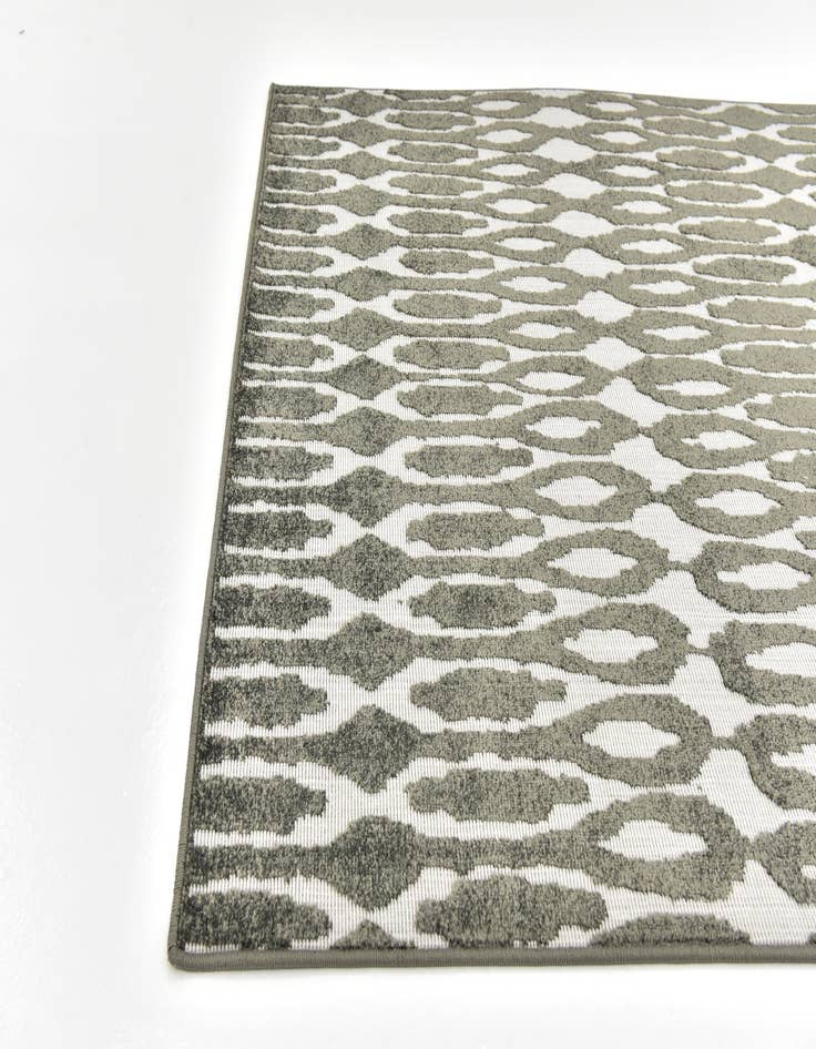 Detail image of 5' x 8' Marseille Rug