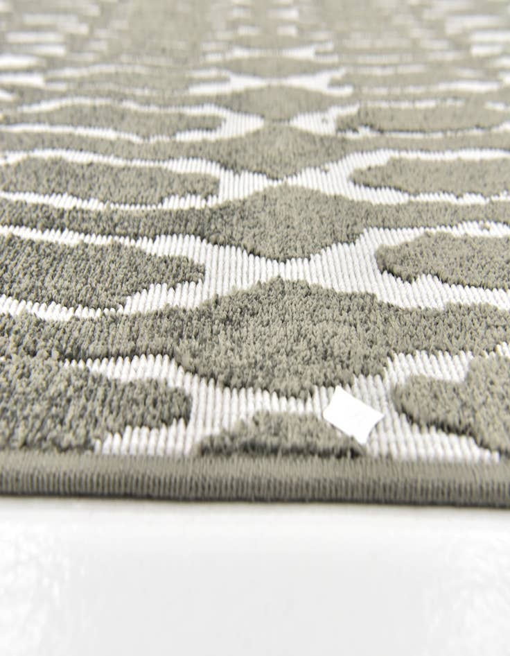 Detail image of 5' x 8' Marseille Rug