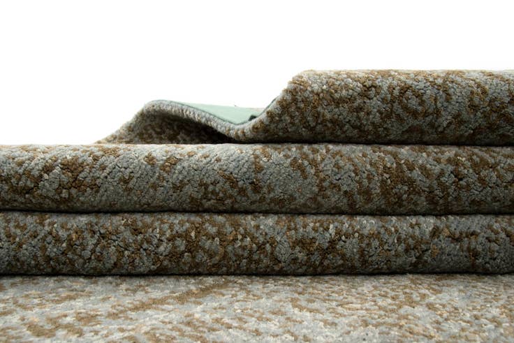 Detail image of 7' 7 x 9' 11 Modern Himalaya Wool Rug