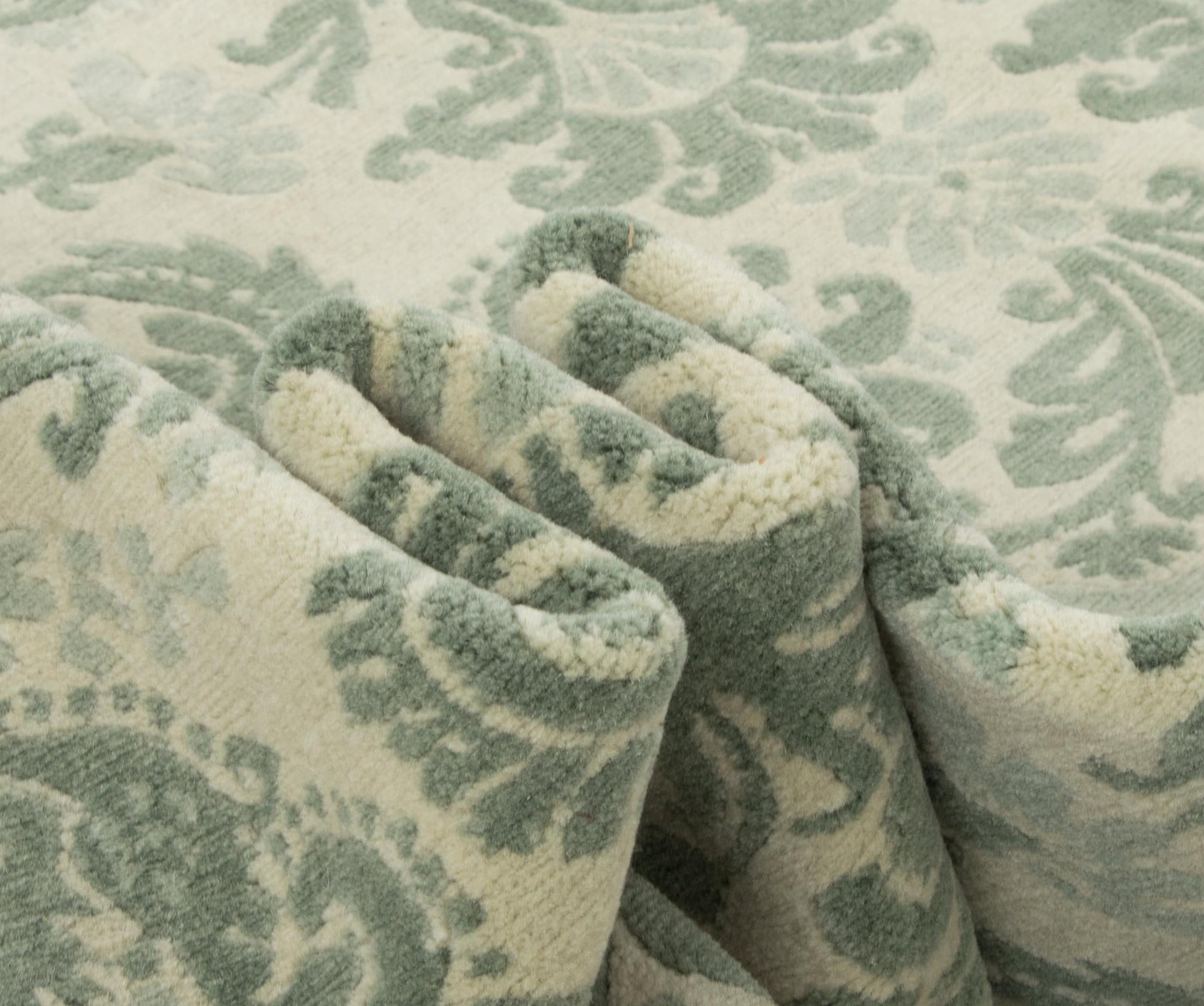 7' 7 x 9' 10 Modern Himalaya Wool Rug