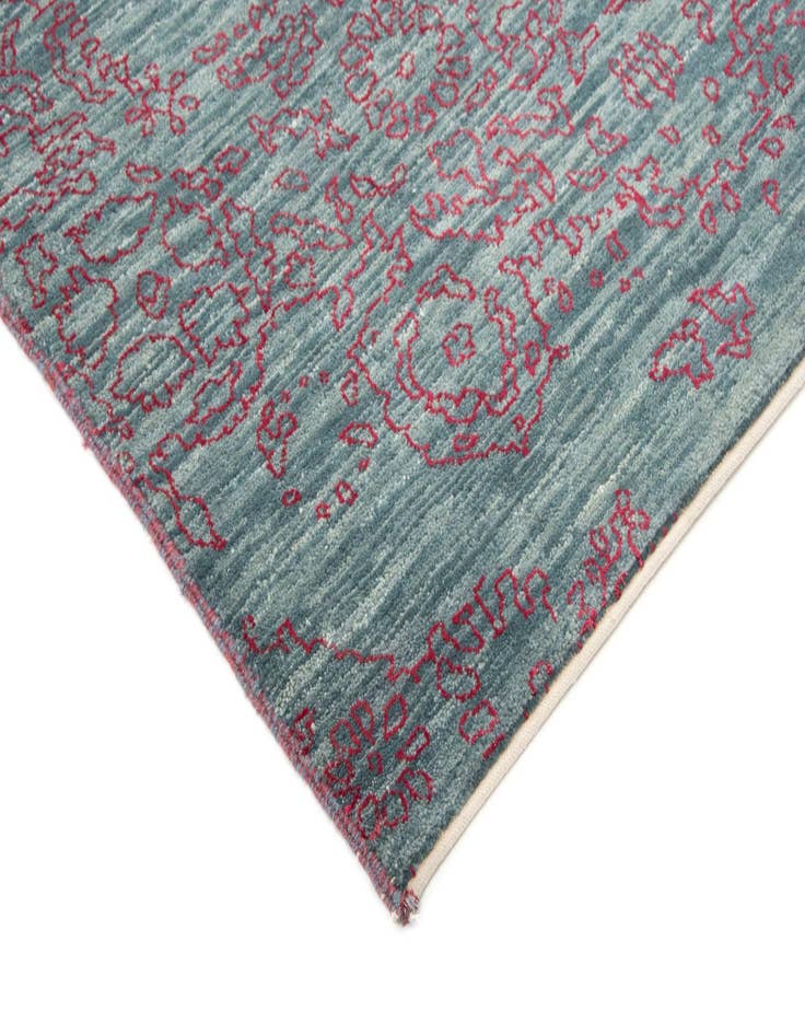 Detail image of 7' 11 x 10' 3 Modern Kamla Wool Rug