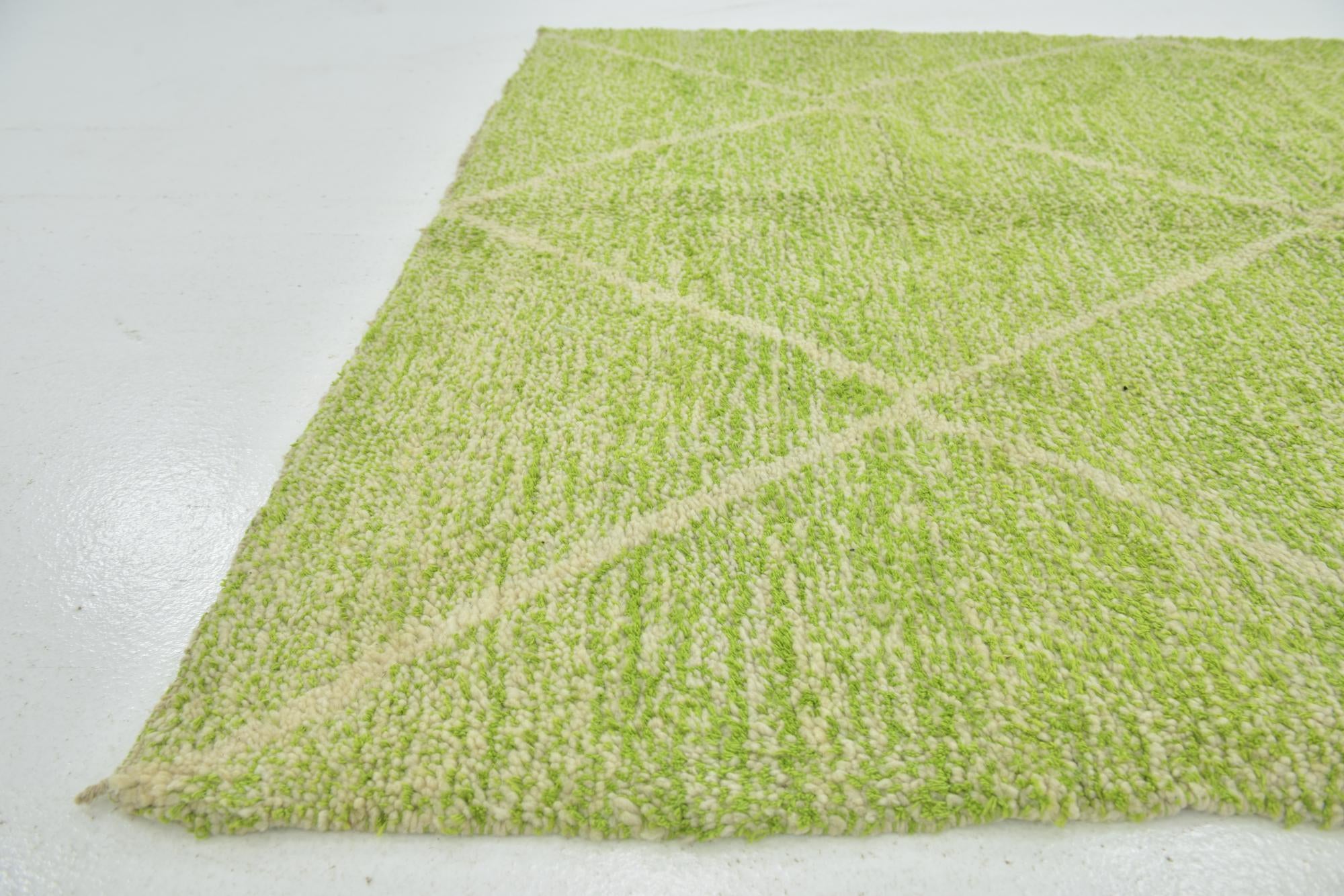5' 5 x 7' 10 Hand Knotted Moroccan Wool Rug