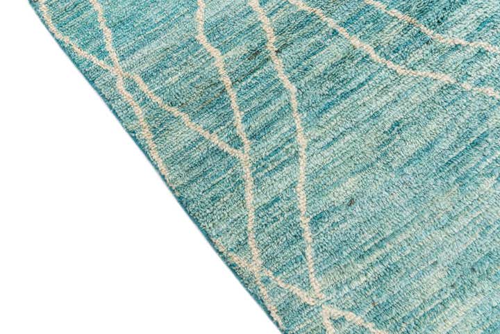 5' 7 x 8' 2 Hand Knotted Moroccan Wool Rug