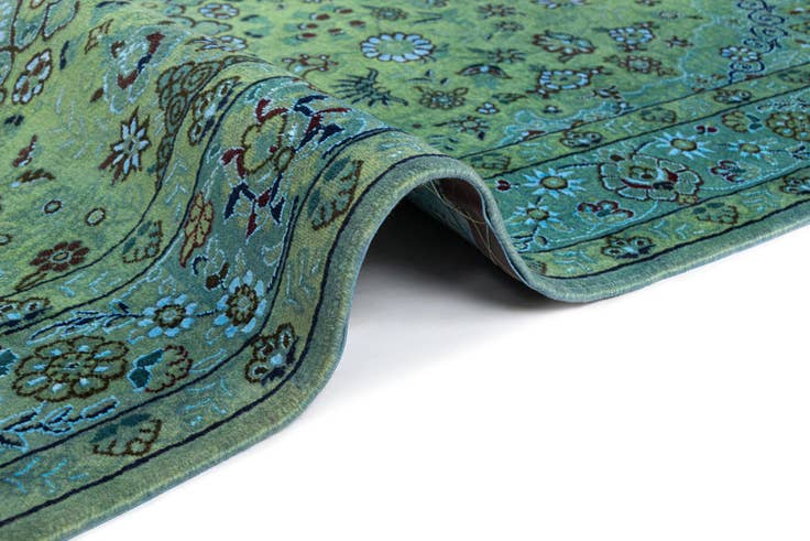 Detail image of 4' 3 x 6' 7 Nain Rug