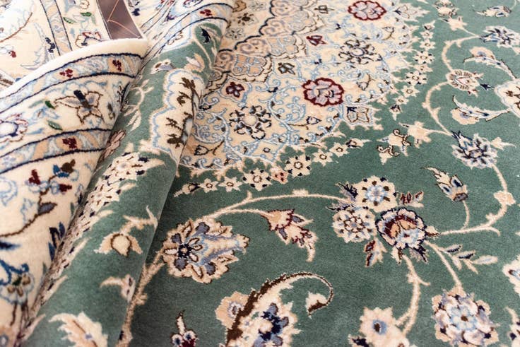 Detail image of 6' 8 x 10' 2 Nain Rug
