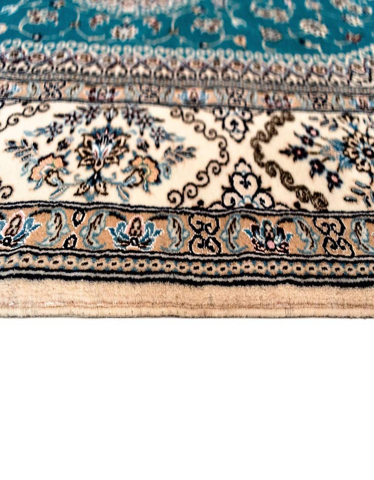 Detail image of 4' 3 x 6' 5 Nain Rug