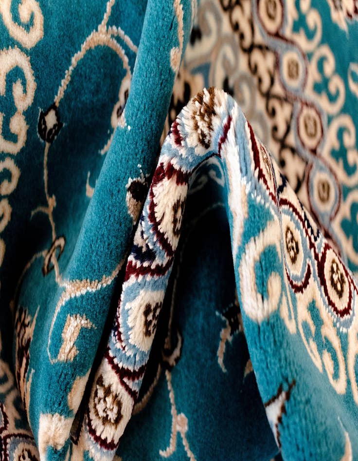 Detail image of 4' 3 x 6' 5 Nain Rug