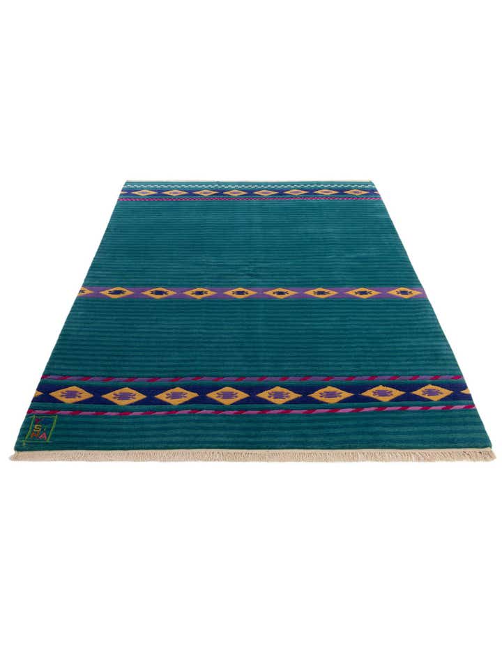 5' 9 x 7' 10 Hand Knotted Nepal Wool Rug