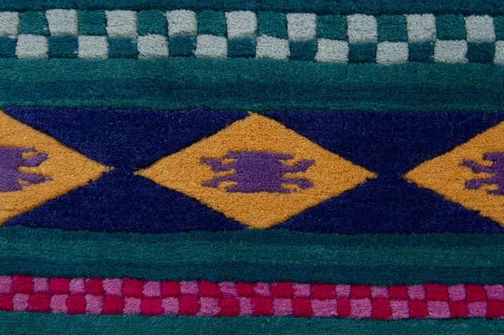 5' 9 x 7' 10 Hand Knotted Nepal Wool Rug