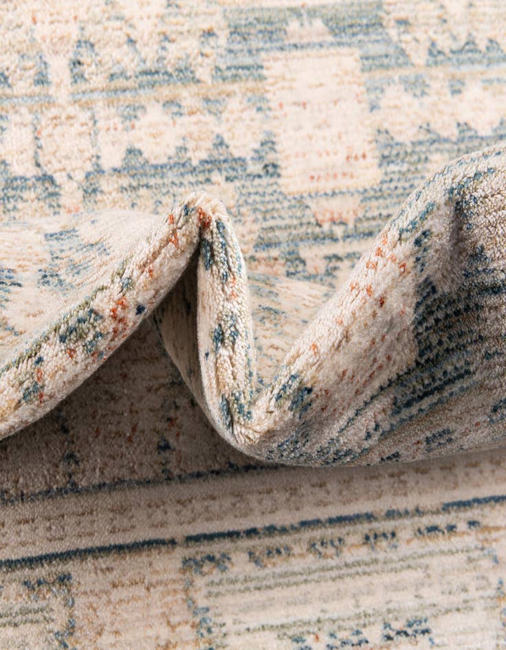 Detail image of 4' x 5' 7 Noble Rug