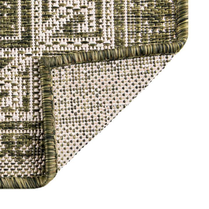 7' 10 x 11' Easy-Clean Aztec Indoor / Outdoor Rug