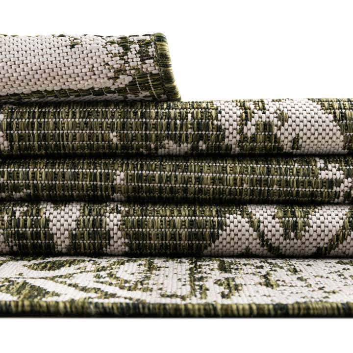 2' x 3' Easy-Clean Bohemian Indoor / Outdoor Rug