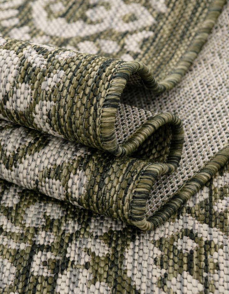 Detail image of 6' x 9' Easy-Clean Border Indoor / Outdoor Rug