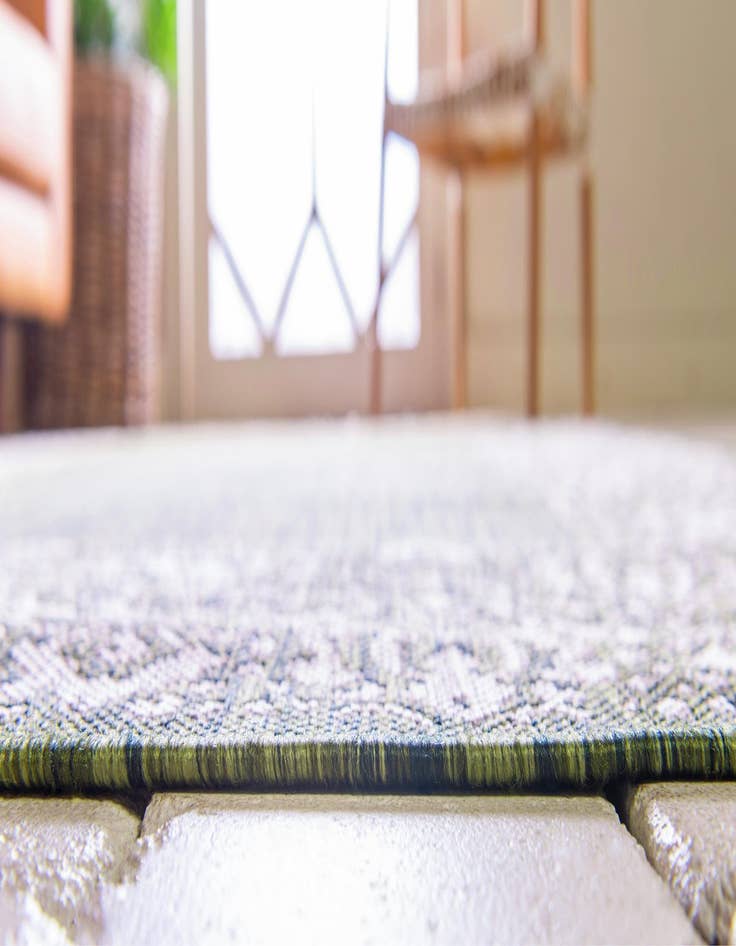 Detail image of 4' x 6' Easy-Clean Border Indoor / Outdoor Rug
