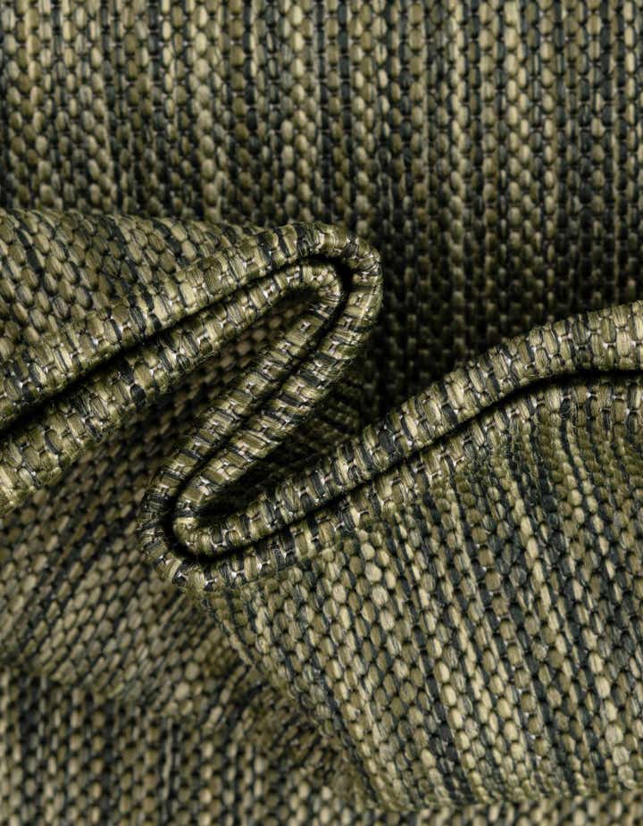 5' 3 x 8' Easy-Clean Border Indoor / Outdoor Rug