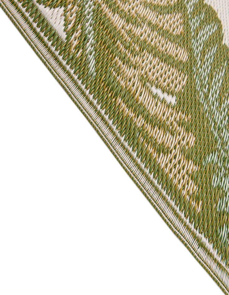 Detail image of 4' x 6'  Washable Botanical Indoor / Outdoor Rug