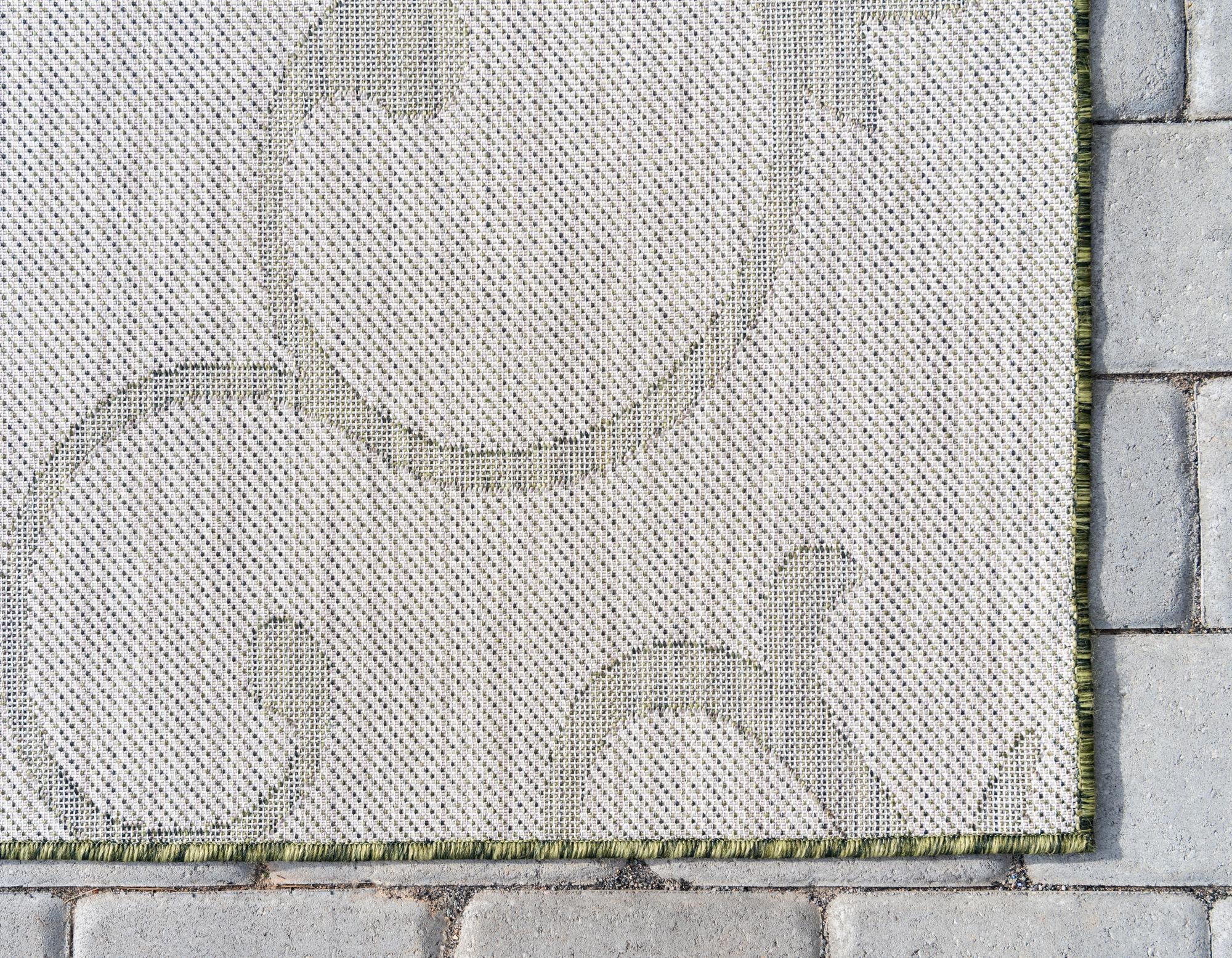 9' x 12' Easy-Clean Botanical Indoor / Outdoor Rug