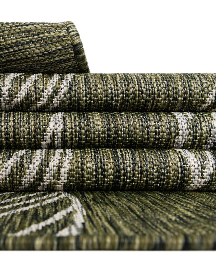 Detail image of 6' x 9' Easy-Clean Botanical Indoor / Outdoor Rug