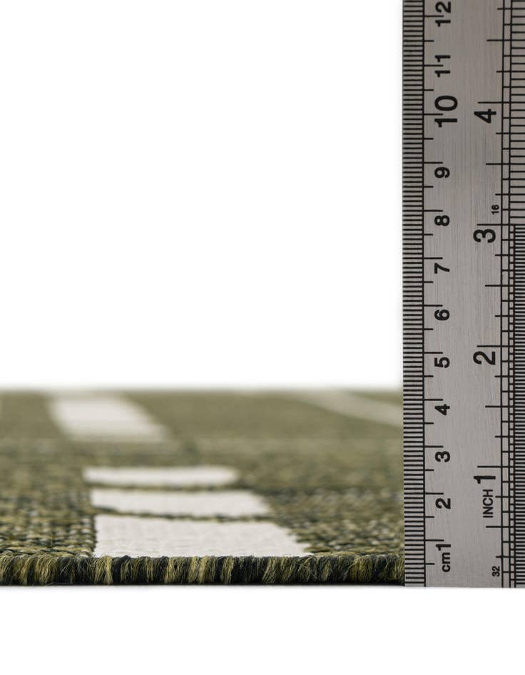 Detail image of 9' x 12' Easy-Clean Checkered Indoor / Outdoor Rug