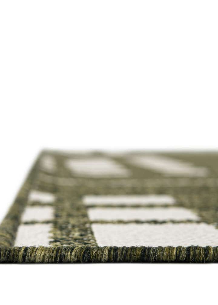 9' x 12' Easy-Clean Checkered Indoor / Outdoor Rug