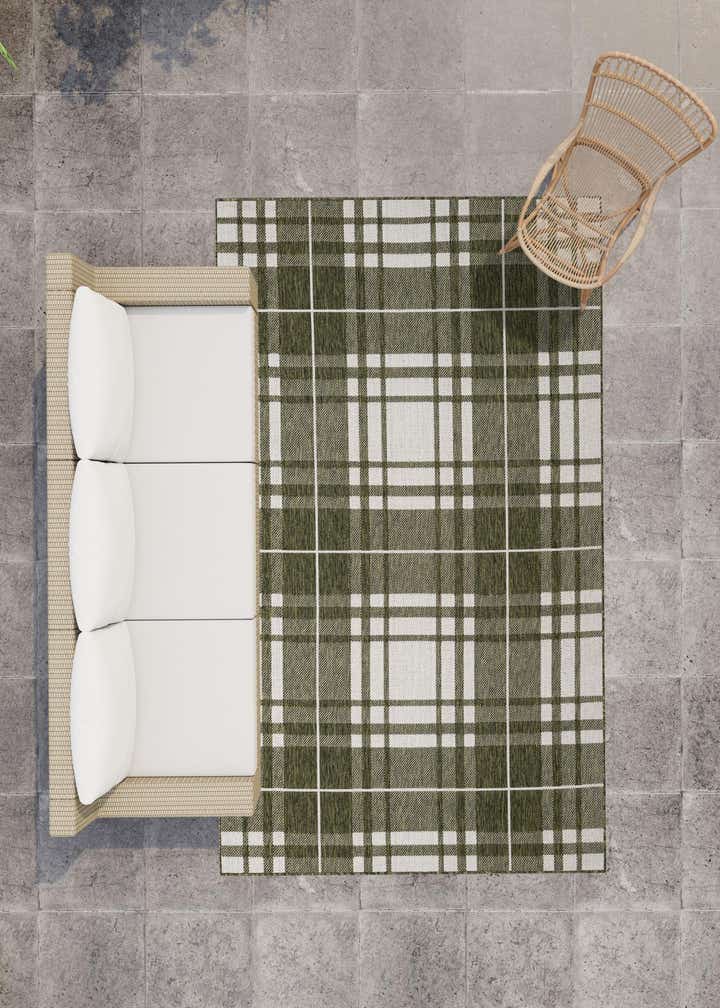 9' x 12' Easy-Clean Checkered Indoor / Outdoor Rug