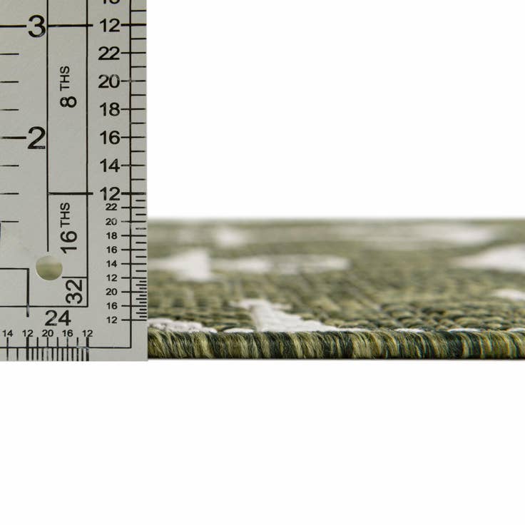 Detail image of 6' x 9' Easy-Clean Coastal Indoor / Outdoor Rug