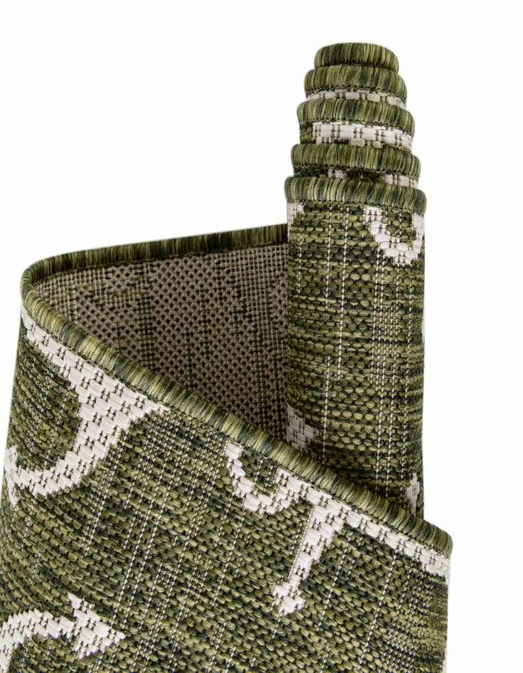Detail image of Custom Green Easy-Clean Coastal Indoor / Outdoor Rug