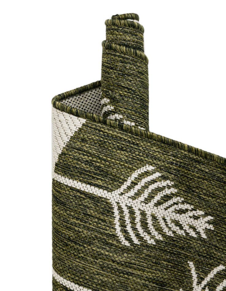 Detail image of 9' x 12' Easy-Clean Holiday Indoor / Outdoor Rug
