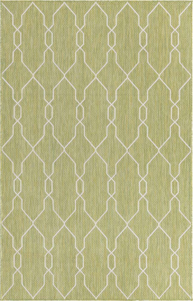 5' 3 x 8' Easy-Clean Lattice Indoor / Outdoor Rug