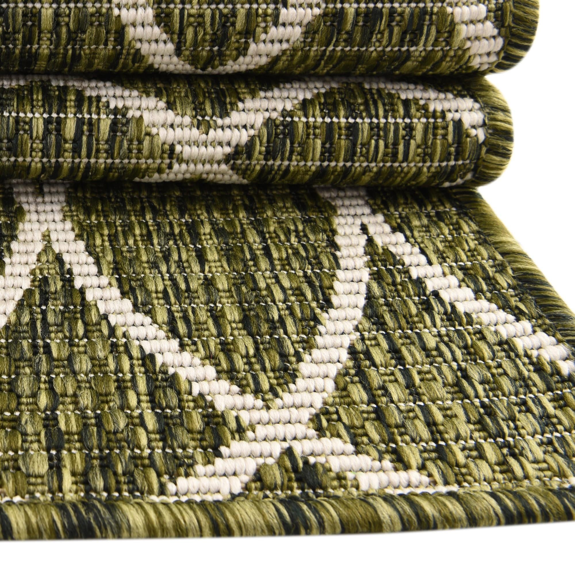 2' x 3' Easy-Clean Lattice Indoor / Outdoor Rug