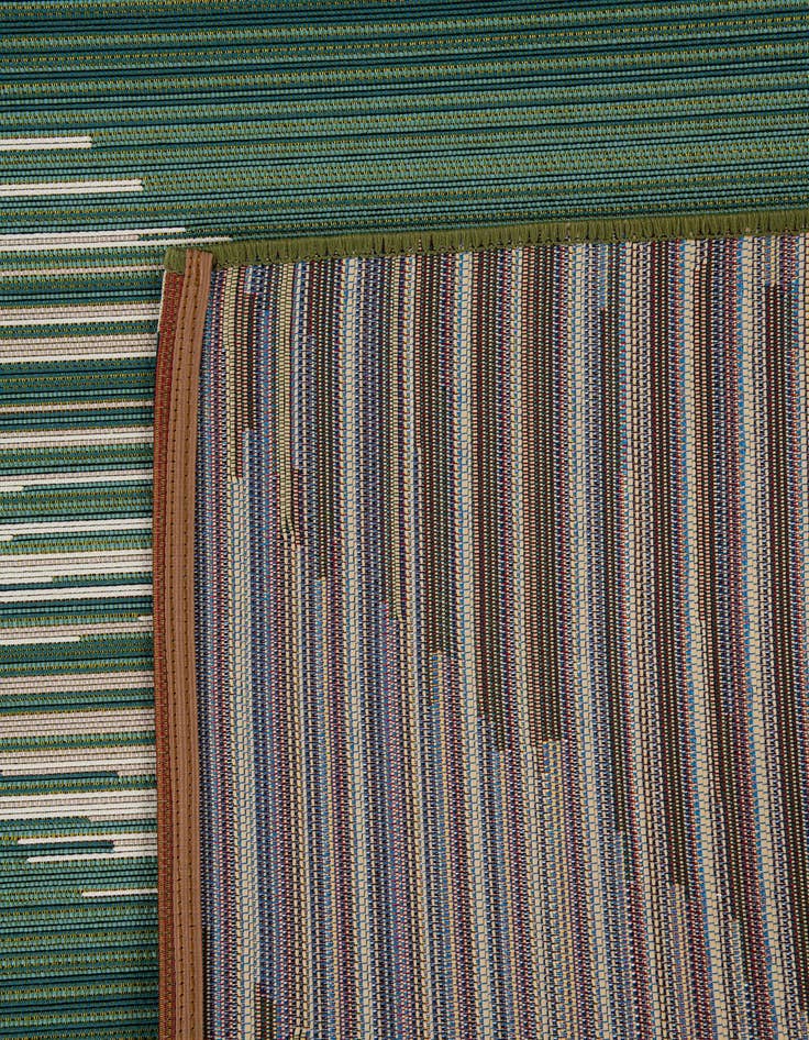 Detail image of 5' 3 x 7' 7  Washable Modern Indoor / Outdoor Rug