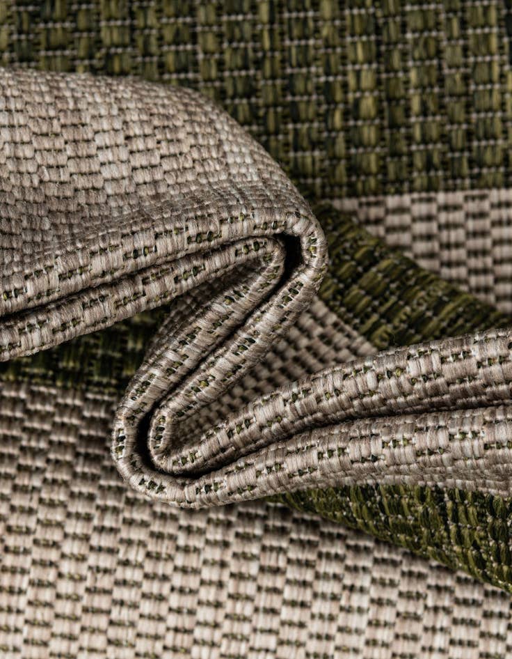 Detail image of 4' x 6' Washable Ribbon Indoor / Outdoor Rug