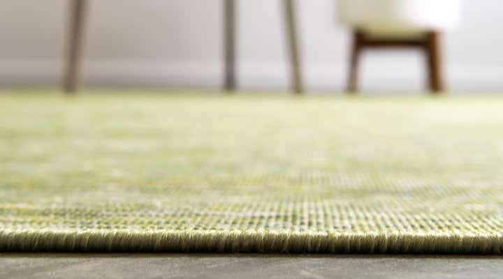 5' 3 x 8' Easy-Clean Solid Indoor / Outdoor Rug