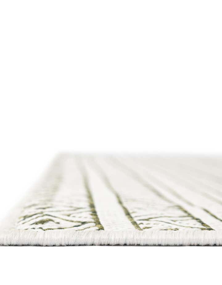 2' x 3' Easy-Clean Striped Indoor / Outdoor Rug