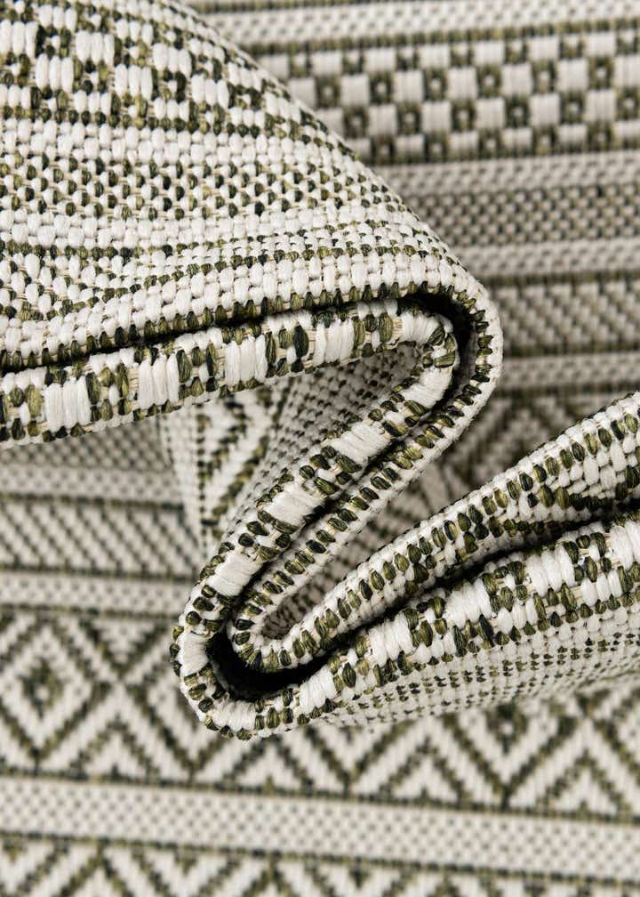 2' x 3' Easy-Clean Striped Indoor / Outdoor Rug