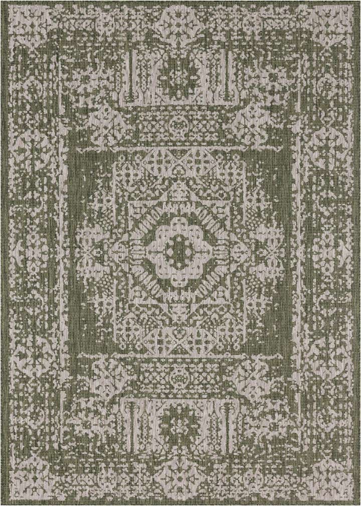 7' 10 x 11' Easy-Clean Traditional Indoor / Outdoor Rug