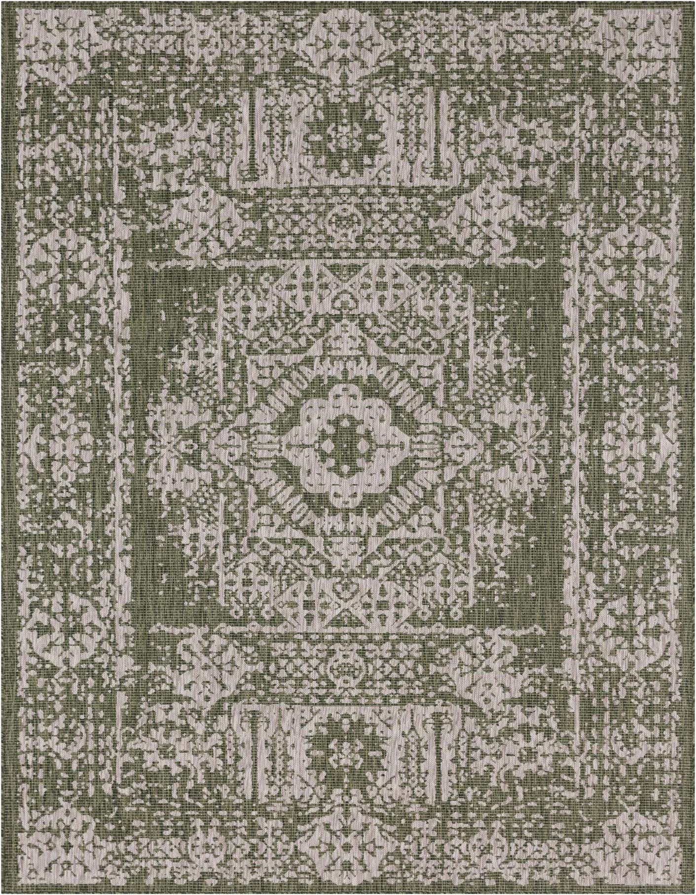 7' 10 x 11' Easy-Clean Traditional Indoor / Outdoor Rug