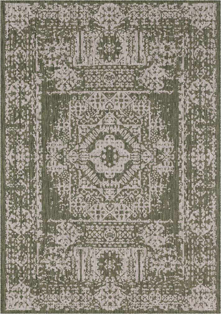 7' 10 x 11' Easy-Clean Traditional Indoor / Outdoor Rug