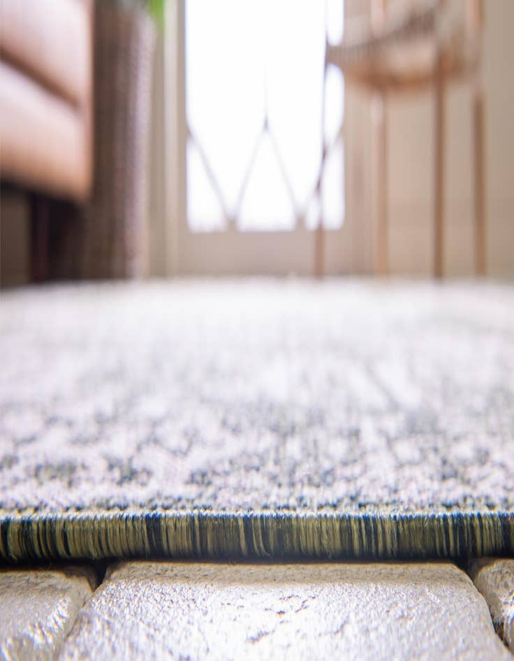 Detail image of 10' x 13' Easy-Clean Traditional Indoor / Outdoor Rug