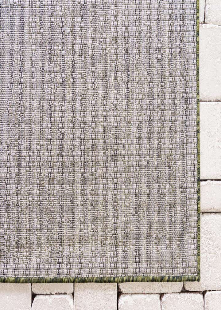 10' x 13' Easy-Clean Traditional Indoor / Outdoor Rug